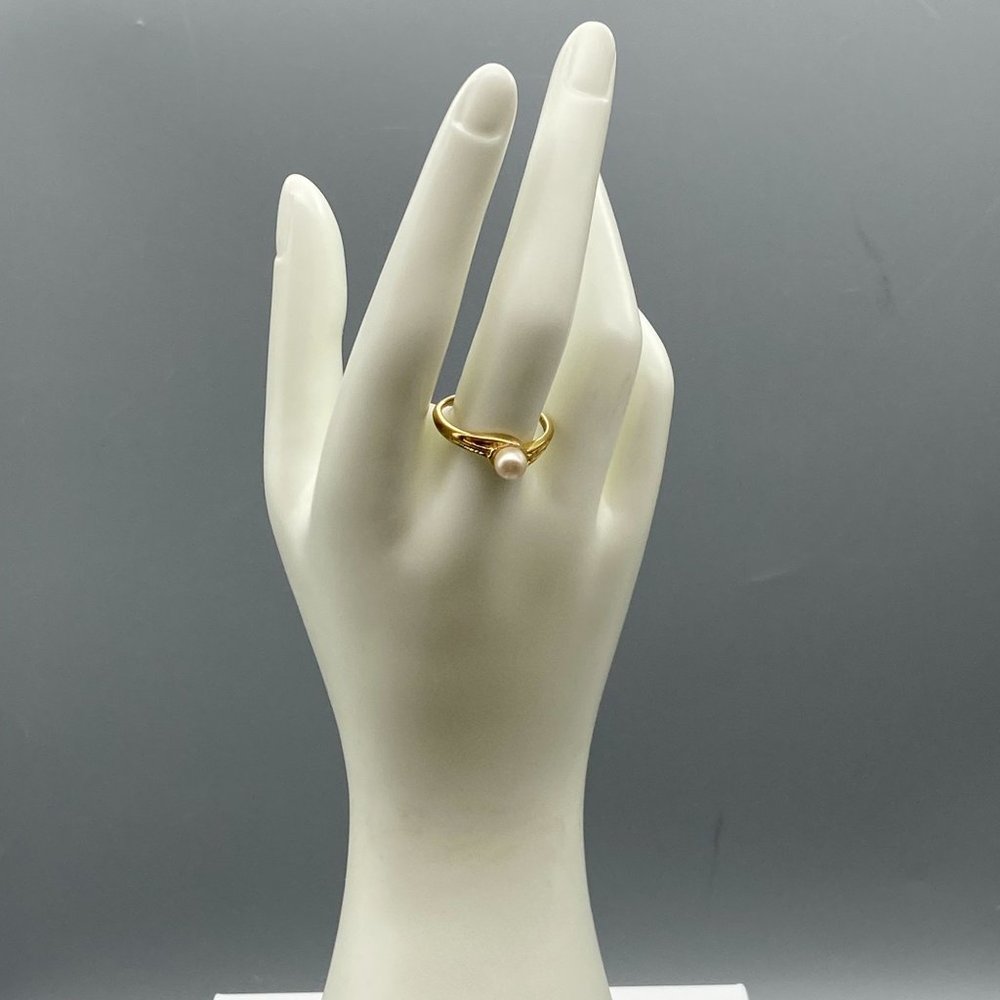 Classic Faux Pearl Solitaire Ring, Gold Tone Sleek Minimalist Band